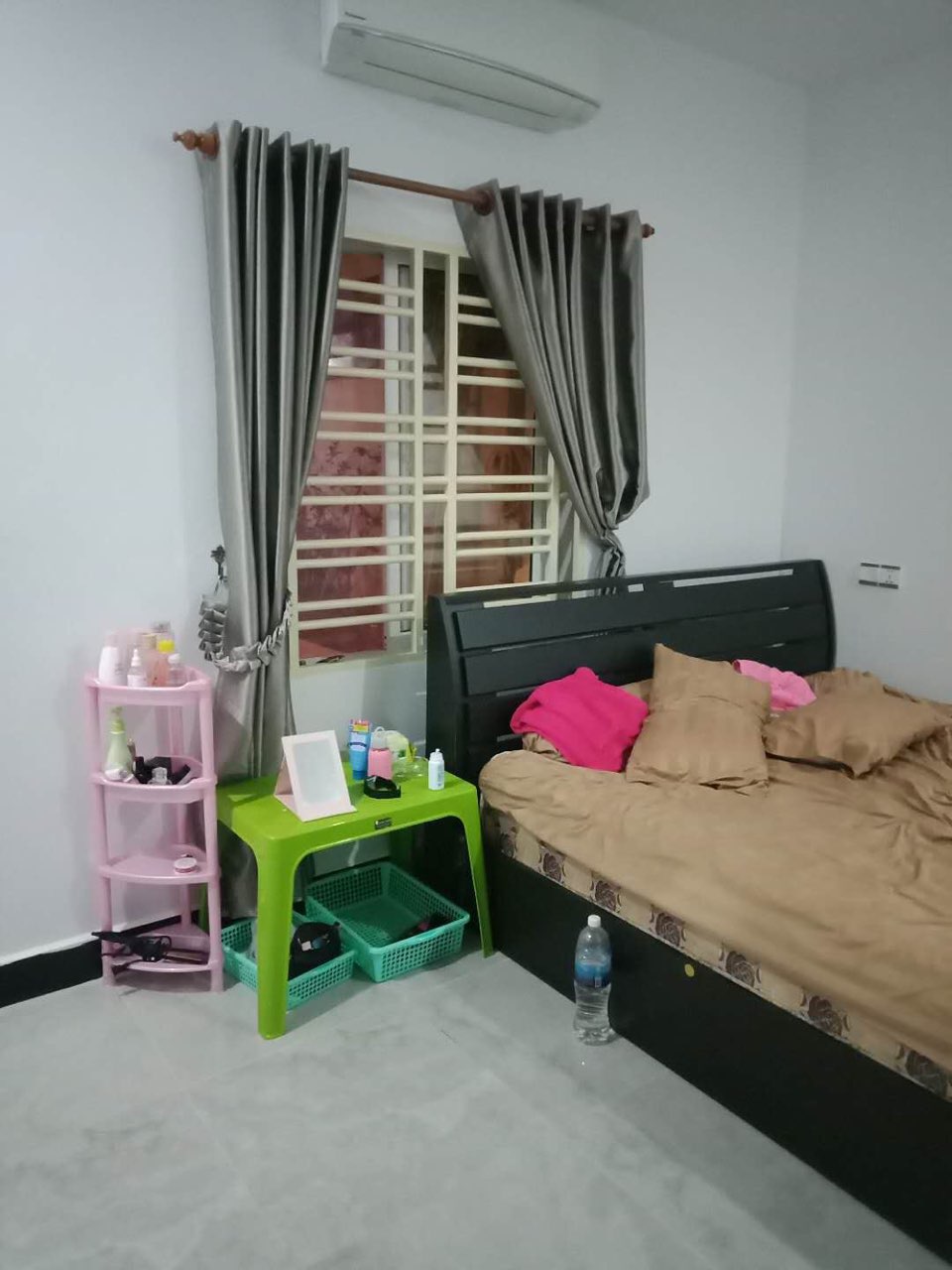 拎包入住,两间房一大院!可做饭!