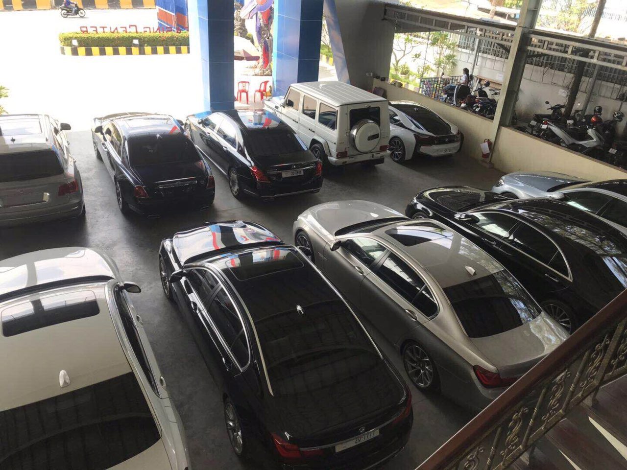 招聘汽车销售服务顾问