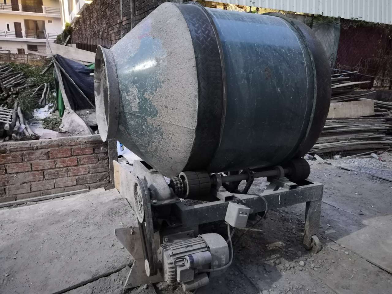 出售自用350型混凝土搅拌机