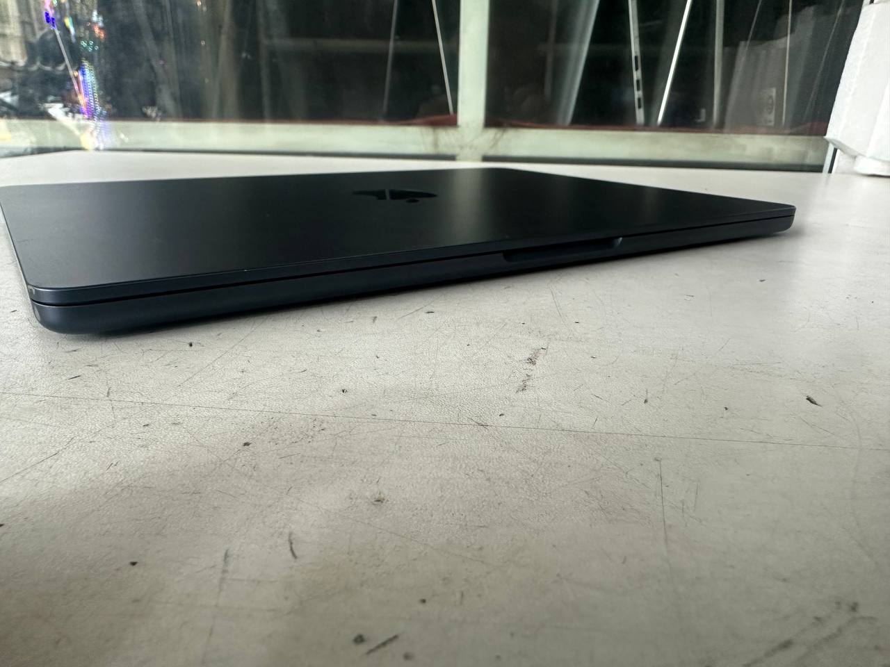#3809 macbook  Air M2 2022 -.jpg