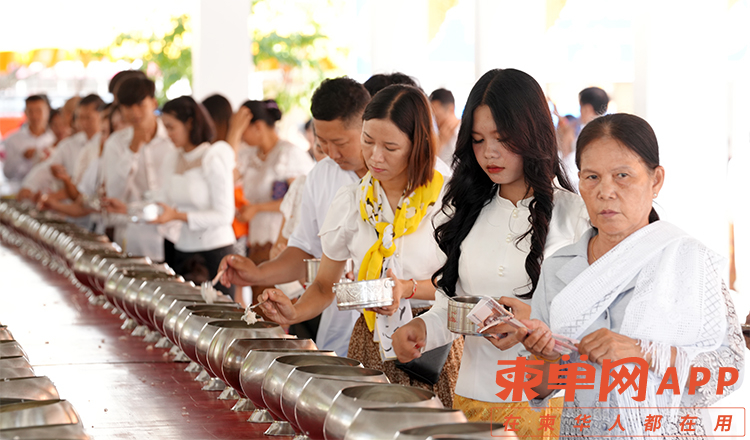 入乡随俗|亡人节这几天,你陪本地‘对象’去了几间寺庙?