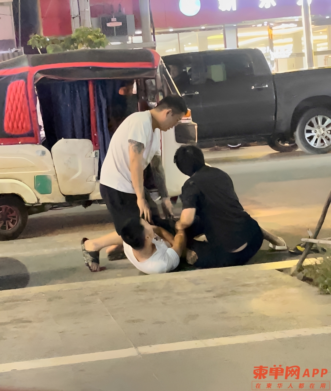 多个朋友多条路？老柬漂却说出了另一面