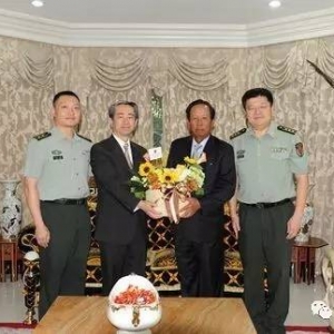 熊波大使祝贺迪班获封亲王