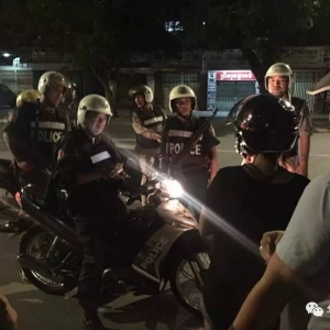 重拳打击飞车党！金边市长表示：做不到！请辞职！