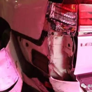 2中国人酒驾撞车，车主竟是洪森的助理