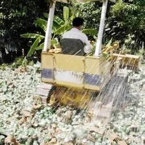 柬埔寨销毁千箱假酒，系中国制造