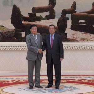 柬老两国总理会谈力促边境和平