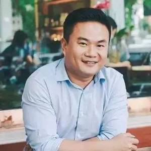 创业亏损几十万美金，华人富二代如何逆袭成为实干家？