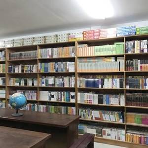 国务院侨务办公室“华星书屋”为广肇学校捐赠千本书籍