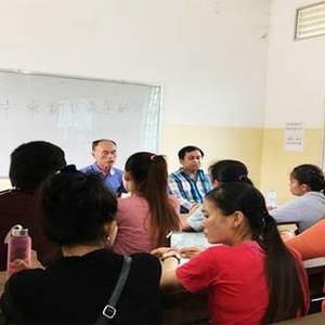 乌廊启华公校召开中柬翻译教学研讨会