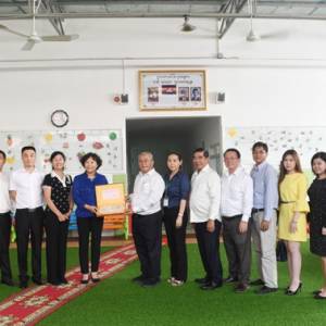 吉林省侨联代表团走访公立广肇学校