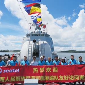 东南亚电信员工热烈欢迎中国海军舰艇编队友好访问柬埔寨