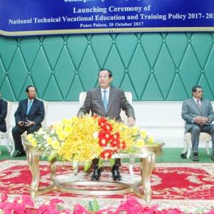 废除企业出口管理费 延期实施盈利税制度
