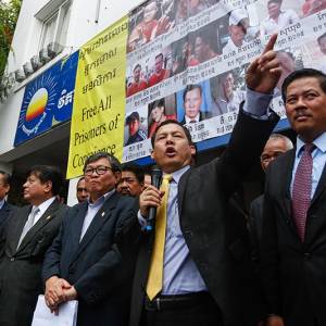反对党“不被解散论”遭打脸 人民党：只会敦促解散救国党