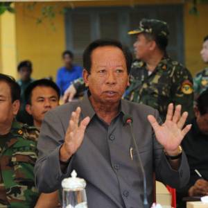狄班：美国不参与解决化学炸弹 我们真失望！