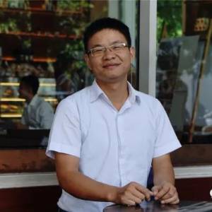 在柬江西小伙，凭什么获得中国高官和富豪的青睐