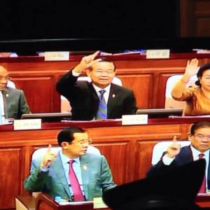 国会通过4部选举法修正案 救国党国会议席将被瓜分