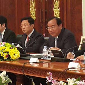 外交部向欧盟议会团说明柬当前政局