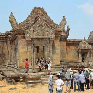 今年前10个月，柬埔寨柏威夏旅游景区共接待了约10万293名国内外游客 ...