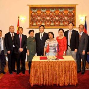中国中冶总裁拜会柬驻华大使 与林秋好公司签署合作备忘录