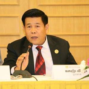 李华勋爵富商身世