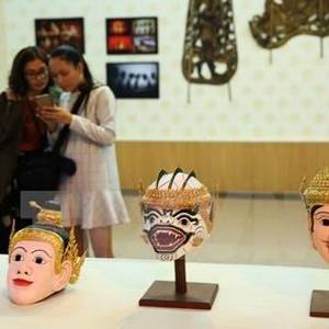 “柬-文化王国”展览会在河内举行