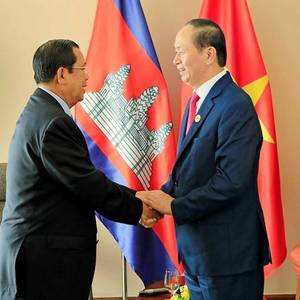 洪森总理会见越南国家主席陈大光