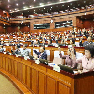 国会审议通过《2018年国家财政预算案》