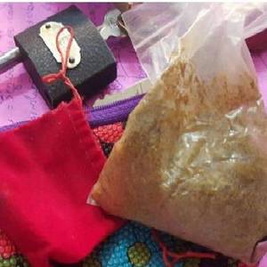 妇女上市场遇骗子‧黄金首饰换沙子