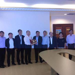 中国华侨大学代表团‧拜访柬华理事总会