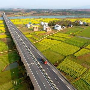 公路进村到户，中国2020年村村通客车