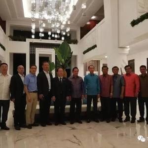 中使馆驻暹粒领办获柬方肯定