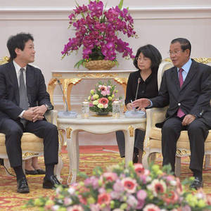 洪森总理会见日本首相助理