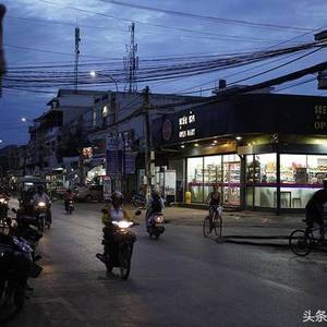 实拍柬埔寨暹粒夜生活 有人买醉有人心碎