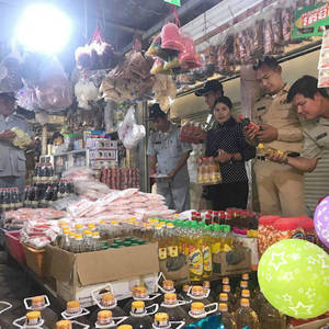 拉省货检局开展食品检查活动