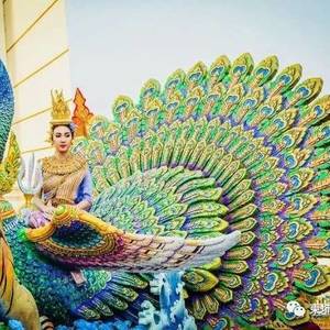 柬新年仙女骑着蓝孔雀降临，画面超美，错过等明年！