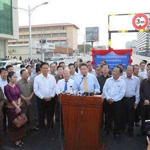 俄罗斯大道启用天桥·有助缓解交通阻塞