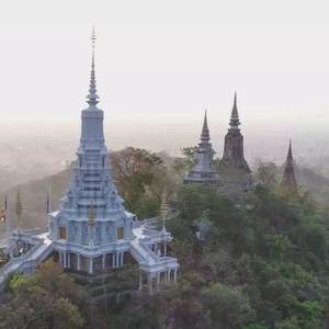 赛冲将主持乌廊山比萨宝蕉节活动