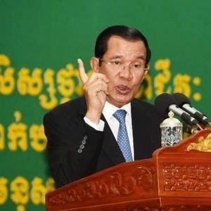 洪森警告媒体勿做“墙头草”！