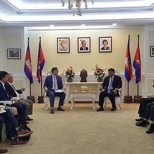 美国帮助柬埔寨培训护林员