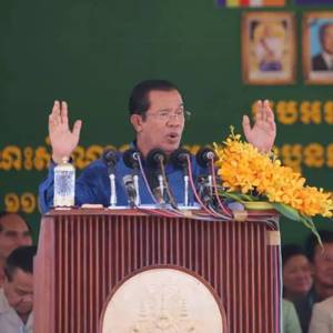 洪森呼吁国民国内就业