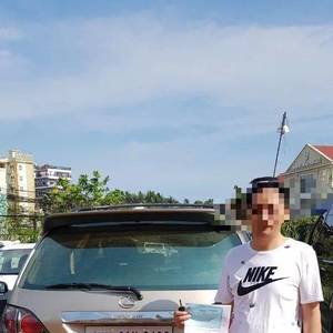 违反交通法，扣押近80辆车，四人为中国人