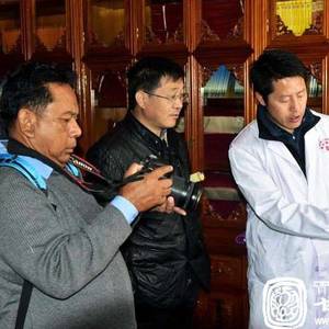 一次不远万里的友谊探访