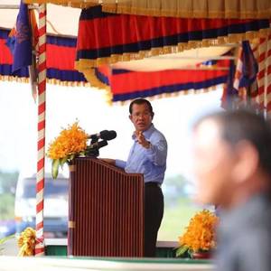反对党主席竟向洪森借钱搞政治，还承诺他们当选债务全免