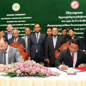 美国援助柬埔寨160万美元排爆