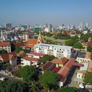 西港房地产价格面临下滑危机？